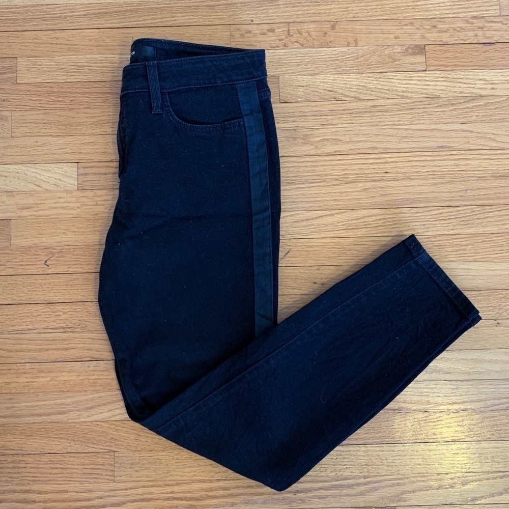 Joe’s Black Tuxedo Stripe Skinny Jean Size 30.